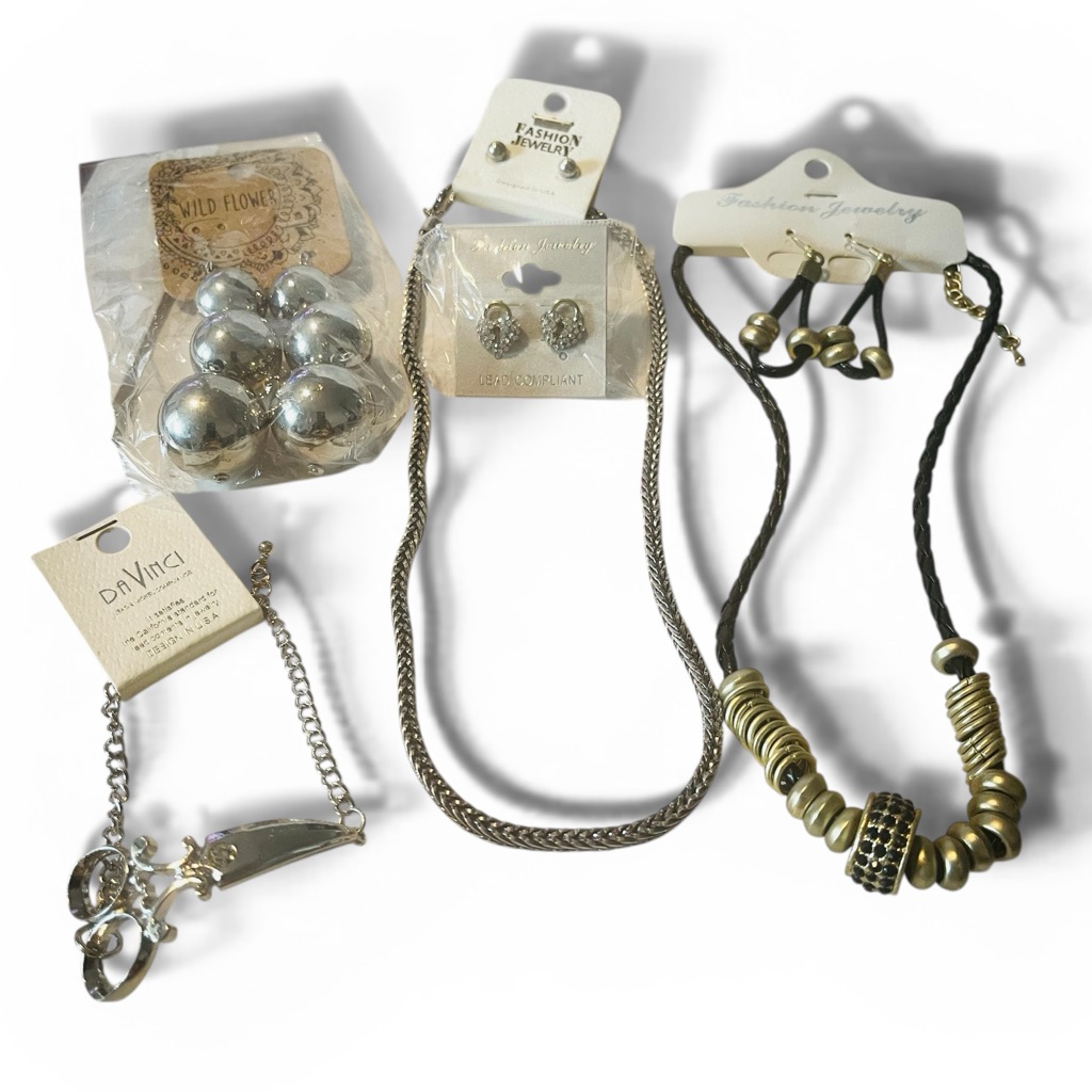 Mixed Women's Jewelry Set - Silver And Gold Tones 5 For 1 - Mixed Brands #1000